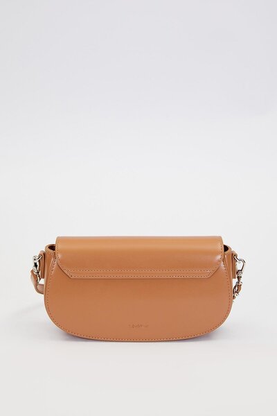 Levidor Shoulder Bag with Coffee Lock Accessory Detail