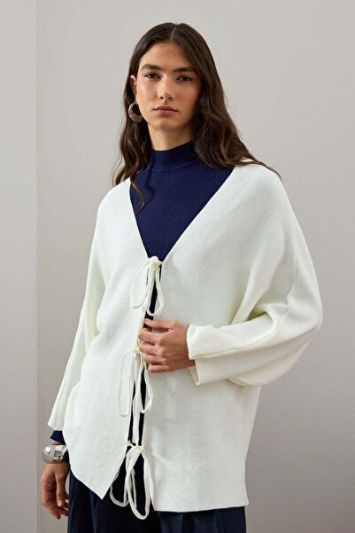 Ceylan Otantik Πλεκτό μπουφάν εκρού με 3 φιόγκους