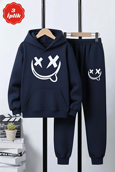 YA KO KİDS Σετ αθλητικής φόρμας για αγόρια K με κουκούλα με 3 νήματα, επένδυση fleece τσέπες καγκουρό και λεπτομέρεια εκτύπωσης Emoji