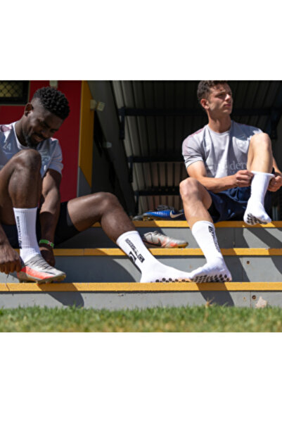 Shuttle Park Special Series White Anti-Slip Silicone Towel Sole Design Comfortable Stitch-Free Match Pro Football Athlete Socks