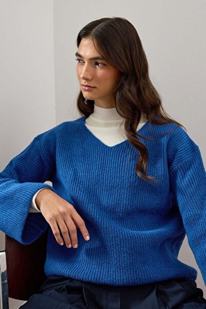 Ceylan Otantik Blue V-Neck Knitwear Sweater