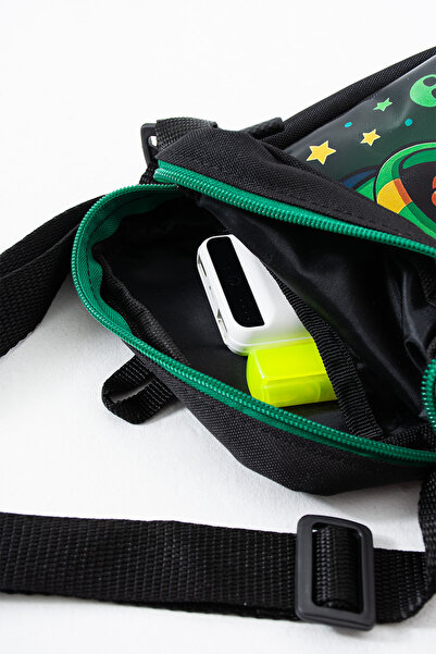 Roxy Brawl Stars Leon Children's Shoulder Bag – 3 Compartments – Waterproof Fabric (21×16×6 cm)