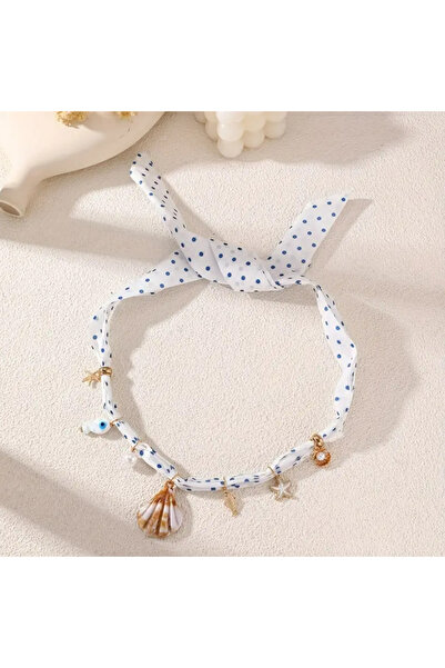 set.up قلادة تشارمي بتصميم باندانا بيضاء مع تفاصيل على شكل صدفة بحرية