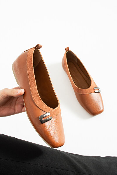 dabab shoes Alvi̇a Women's Tan Suede Detailed Metal Buckle Square Toe Comfortable Ballet Flats