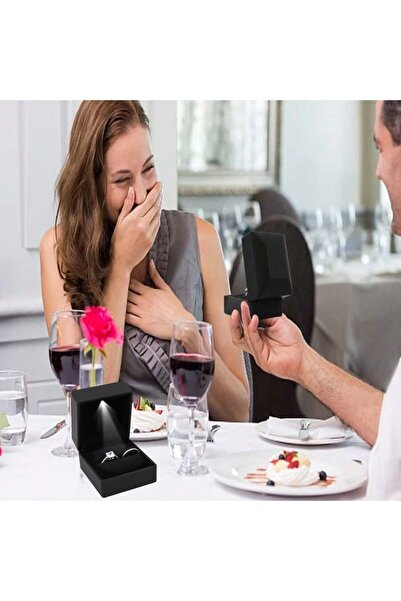 OEM Red+black box with LED 5.8cm x 6.3cm x 5 cm, specially designed for special occasions