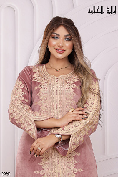 Lyaly aljlabyh جلابية مخمل روز مطرزة بالذهبي - فستان شتوي وردي(روز) وتطريز ذه...