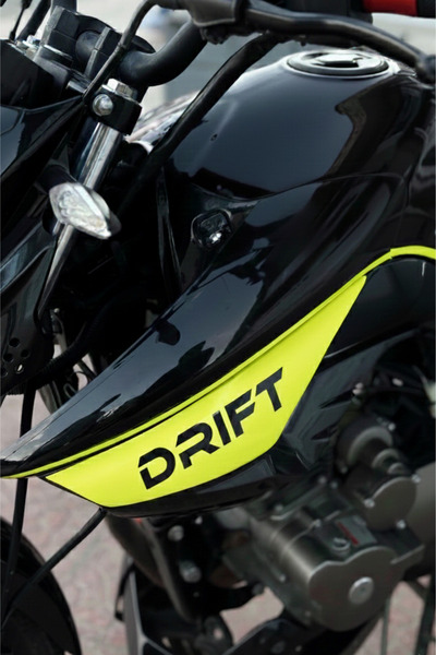 Banxtre ملصق مطبوع عليه نيون أصفر متوافق مع الطلاء الجانبي لـ Mondial Drift-L (يمين ويسار)