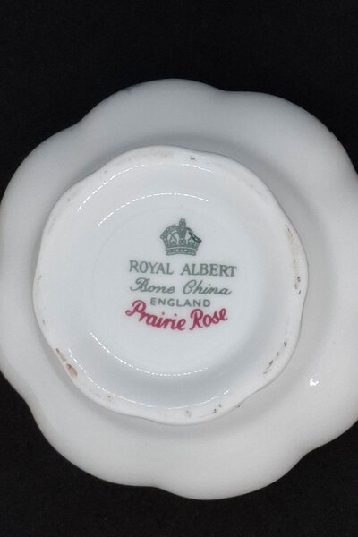 Royal Albert Prairie Rose Bone China Antique Porcelain Purple Milk Jug 150 ml
