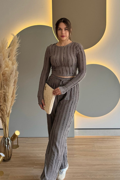 Aventien Ruffled Finger-Tie Crop Two-Piece Set