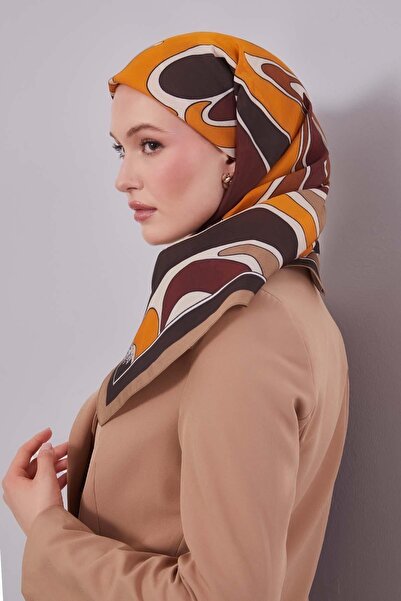 Levidor Dark Brown Wavy Aura Scarf