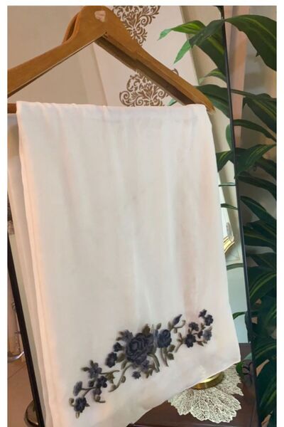 Veil Designer White voile veil with Japanese fabric and raised gray embroidery. Size: 60 * 190