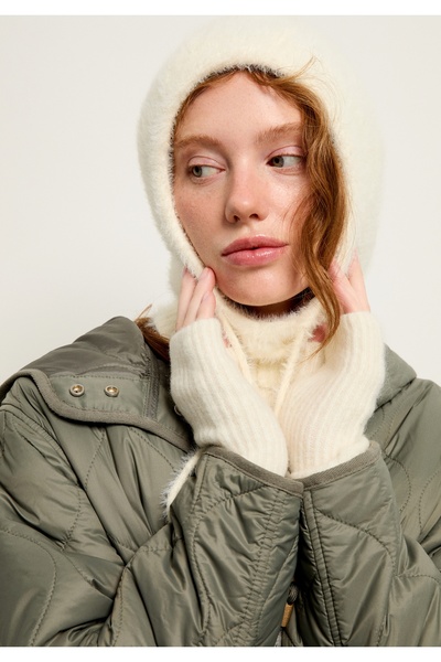 Colin's Women's Beige Beret