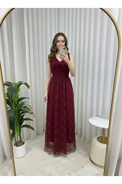 Joji Lace dress with a waist