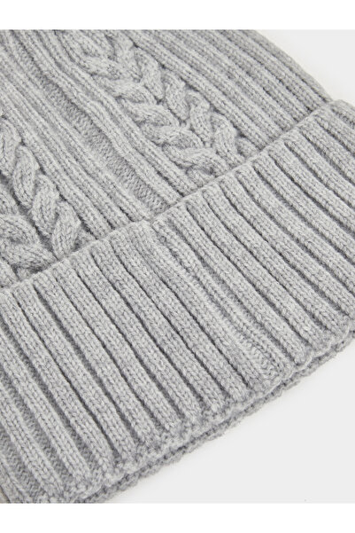 Styli Grey Cable Knit Beanie
