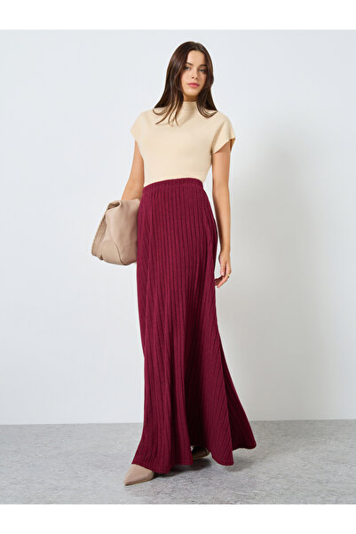 Styli Burgundy Solid Textured Knit Pleated Midi Skirt