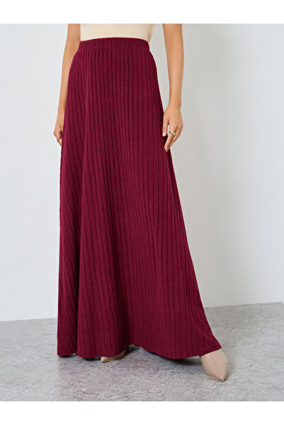 Styli Burgundy Solid Textured Knit Pleated Midi Skirt