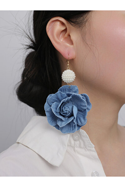 Take Two By Styli أقراط متدلية على شكل زهرة من الدنيم الأزرق