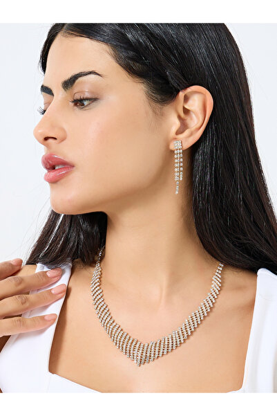 Styli طقم مجوهرات مكون من قلادة وأقراط متدلية مزينة باللون الذهبي