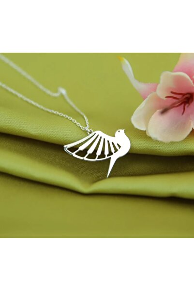 Butik Piyano Kanatlı Güvercin Temalı 925 Ayar Gümüş Kadın Kolyesi