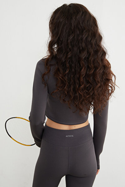 Fulla Moda Basic Crew Neck Finger-Loop Crop Blouse