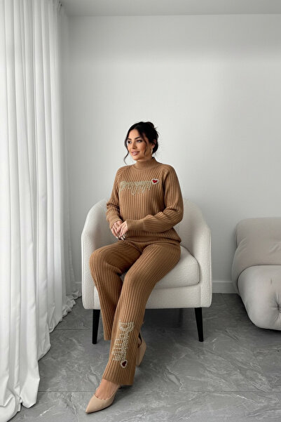 NEWCO Corded Fabric Textured Pearl Embroidered Finger-Threaded Half-Turtleneck Knitwear Two-Piece Suit