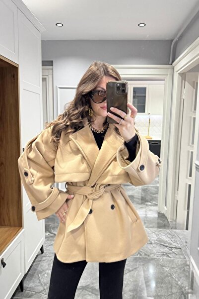 Banu Angay Παλτό Τρέντσιν Μοντέλο Premium με Κέντημα, Χρώμα Καμηλό