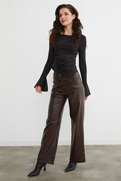 Fulla Moda ντραπέ Μπλούζα με λαιμόκοψη και λεπτομέρεια με σχισμή στα μανίκια