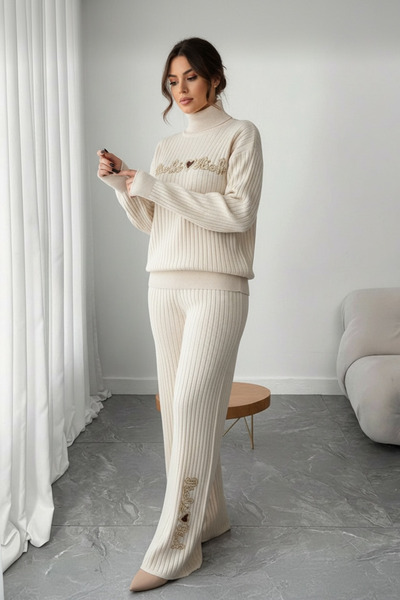 NEWCO Corded Fabric Textured Pearl Embroidered Finger-Threaded Half-Turtleneck Knitwear Two-Piece Suit