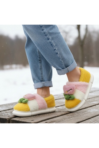 OEM Fluffy and warm slippers for women, stylish, cheerful and unique slippers, 43079D-56