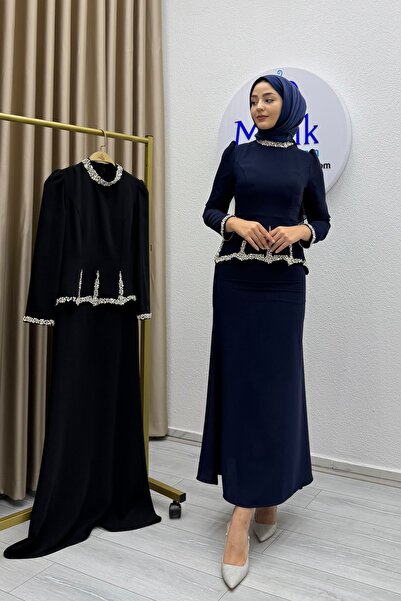 Matik Abiyem فستان أ드리انا بتصميم السمكة مع تفاصيل حجرية