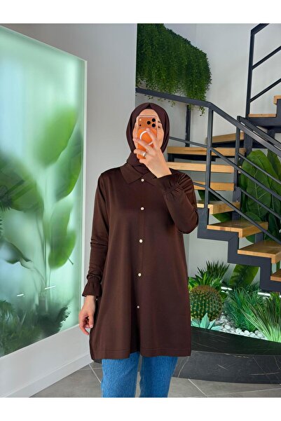 Armine توب ميرسيريزد بياقة عصرية وتفاصيل أزرار 25YTD4115 بني