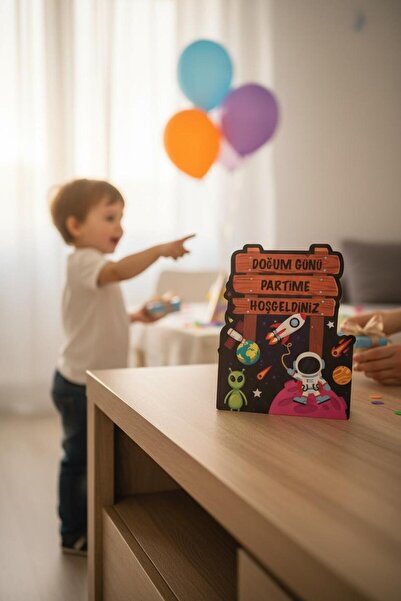 Cadde Süs Space Themed Standing Board Set