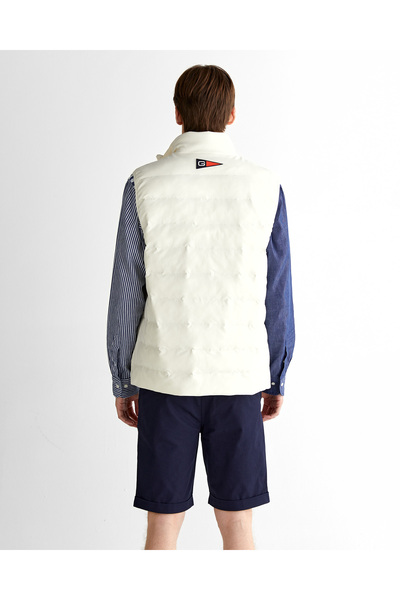 Gant Erkek Krem Regular Fit Dik Yaka Logolu Yelek