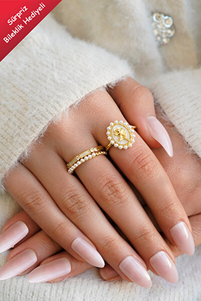 The Collection Set of 2 Modern Pearl Star and Rose Detailed Form Vip Gold Rings