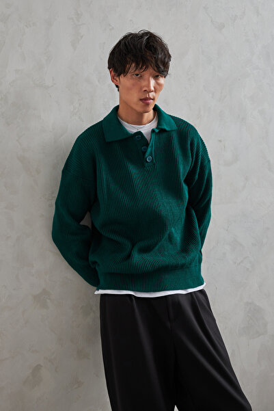 HYMAN Men's Buttoned Collar Oversized Sweater