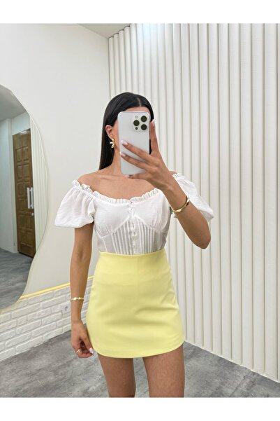 Gaus Sarı Arka Cep Detaylı Etekli Şort Gaus00277