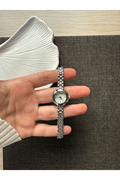 rubsey ساعة يد نسائية كلاسيكية بتصميم ريترو مينيمال بحبل مطرز فضي