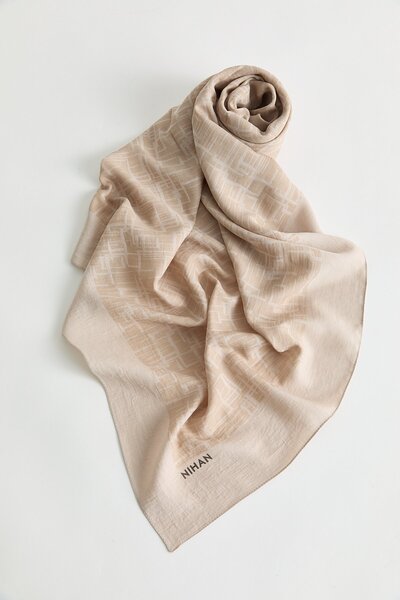 Nihan Geometrik Desen Jakar Eşarp Latte