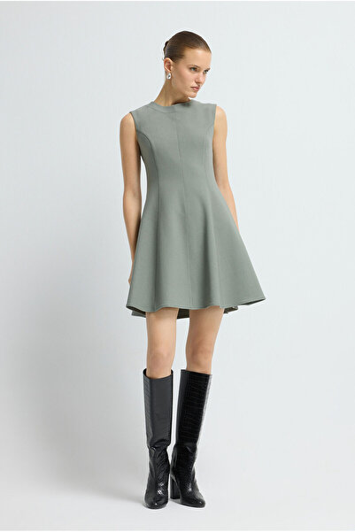 adL Kolsuz Evaze Elbise