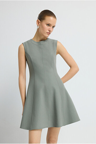 adL Kolsuz Evaze Elbise