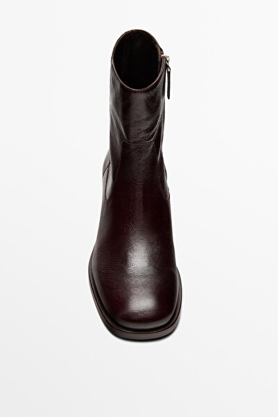 Massimo Dutti Çatlak görünümlü deri düz bot