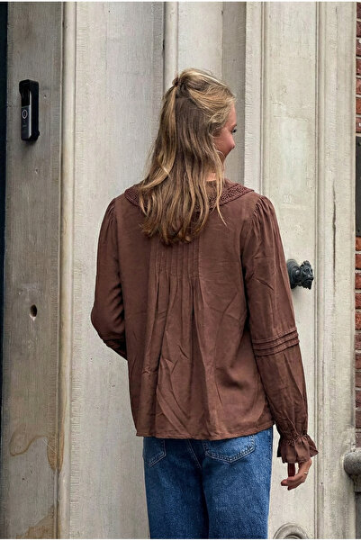 FEMELLE Brown Ruffled Collar Blouse