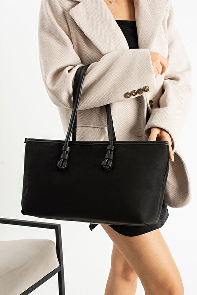 change time Please Refer to the Shoulder Bag for Dimensions: Width: 40 cm Length: 21 cm Bottom: 12.5 cm