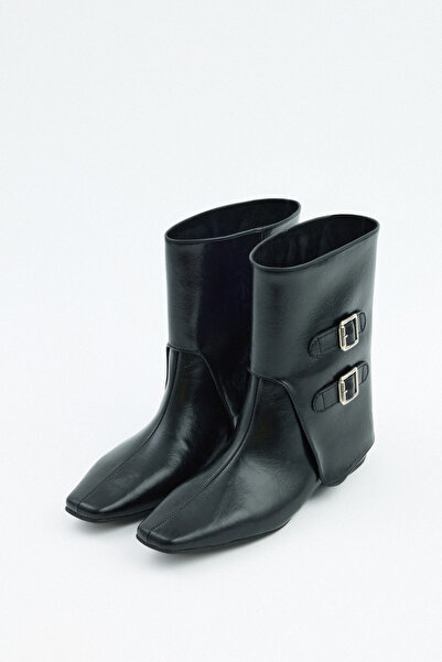 LUTVELIZADE Boots 2528 - Black Women's Boots with Double Buckle and Gaiter Detail