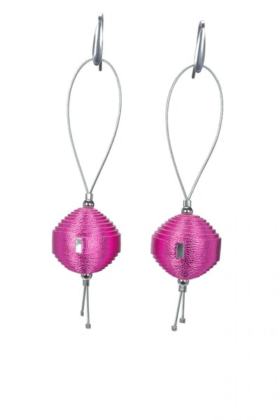 HAIArt Σκουλαρίκια με αιωρούμενα δερμάτινα δαχτυλίδια - Ροζ μαργαριταρένια