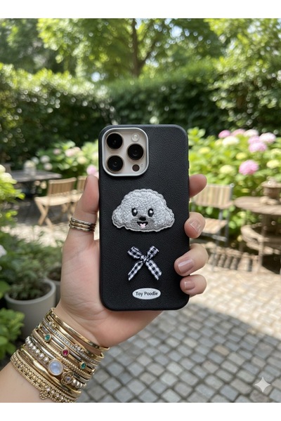 MustCase حافظة آيفون 16 برو ماكس بتصميم كلب البودل المطرز باللون الأسود - موديل أنيق وفاخر مع تفاصيل فيونكة