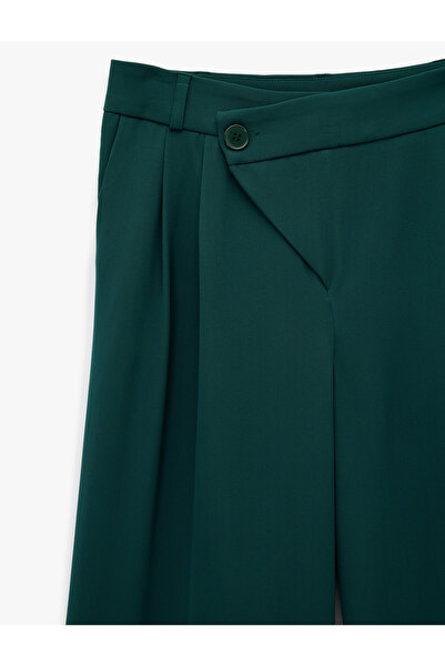 Koton Asymmetrical Closure Detailed Wide-Leg Fabric Trousers with Pocket and Pleated Detail