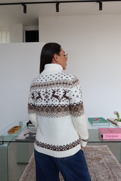 Özge Özgenç Turtleneck Deer Patterned Wool Sweater