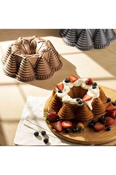 cc bin shihon The Golden Crown Granite Cake Pan is a masterpiece in your kitchen!