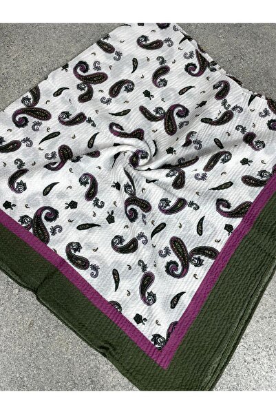 Sobe Hediyelik Kraş Textured White Background Paisley Patterned Writing